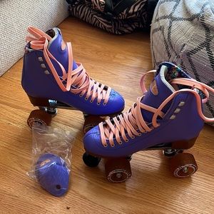 Moxi Beach Bunny Roller Skates- Periwinkle Size 6